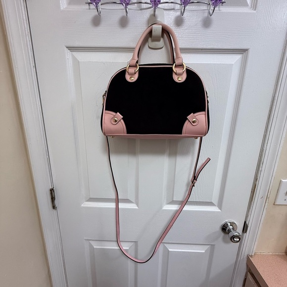 NWT Juicy Couture Juicy Lovers Club Bowler in Black/Pink - Picture 7 of 10